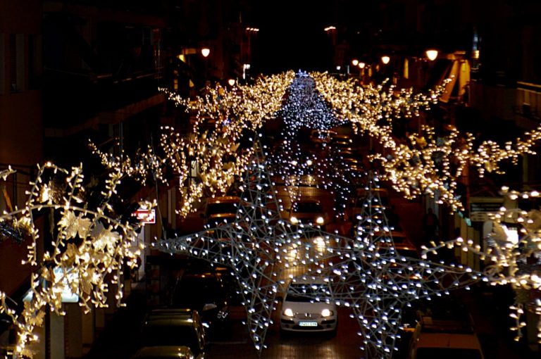Oliva inicia el Nadal amb l’encesa de la il·luminació als carrers de la ciutat