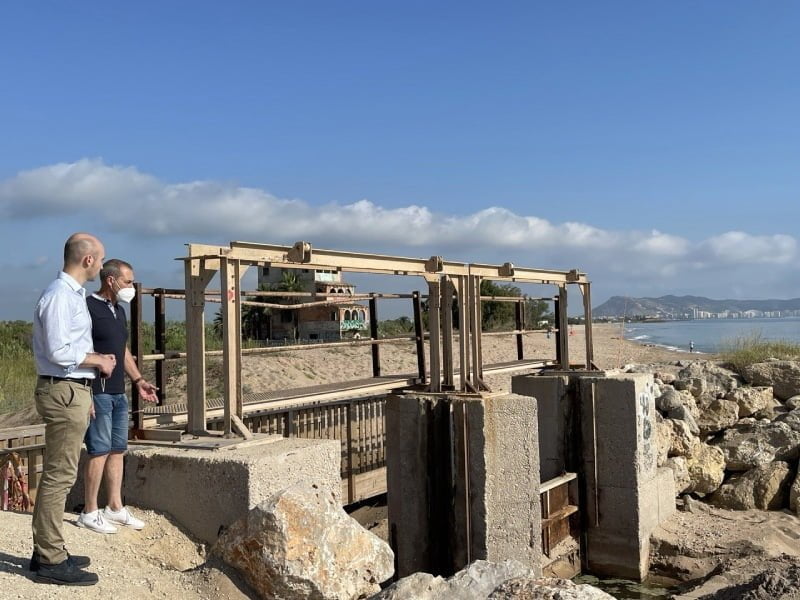 compuertas del canal de defensa de Tavernes